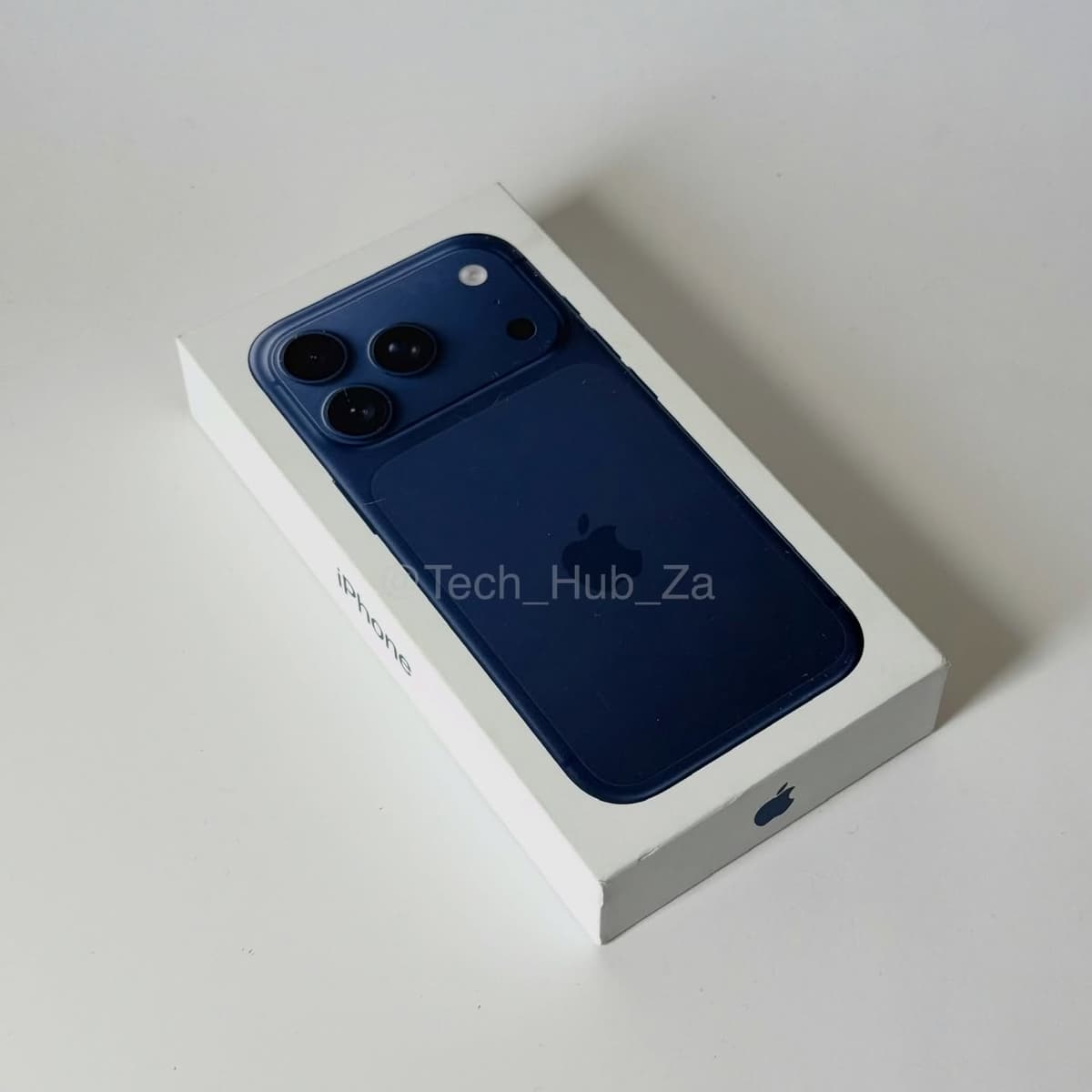 iPhone 17 Pro 256GB Deep Blue Blue - Image 1