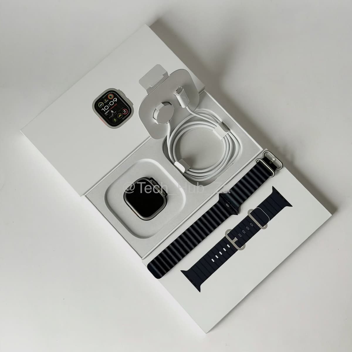 Apple Watch Ultra 2 49mm Natural Titanium - Image 1
