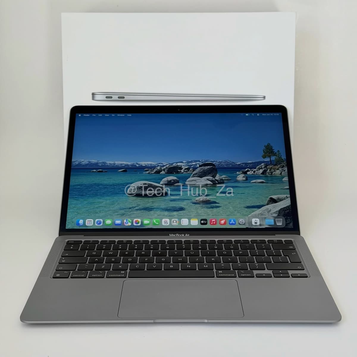 13” MacBook Air M1 2020 Space Grey - Image 1