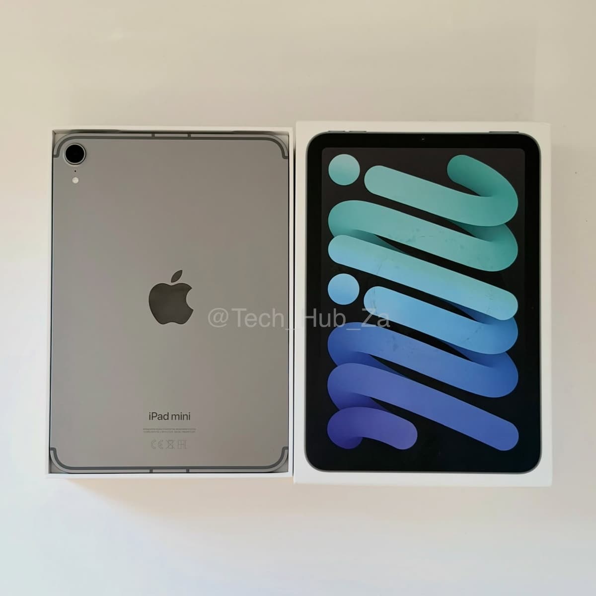 iPad mini Space Grey - Image 1