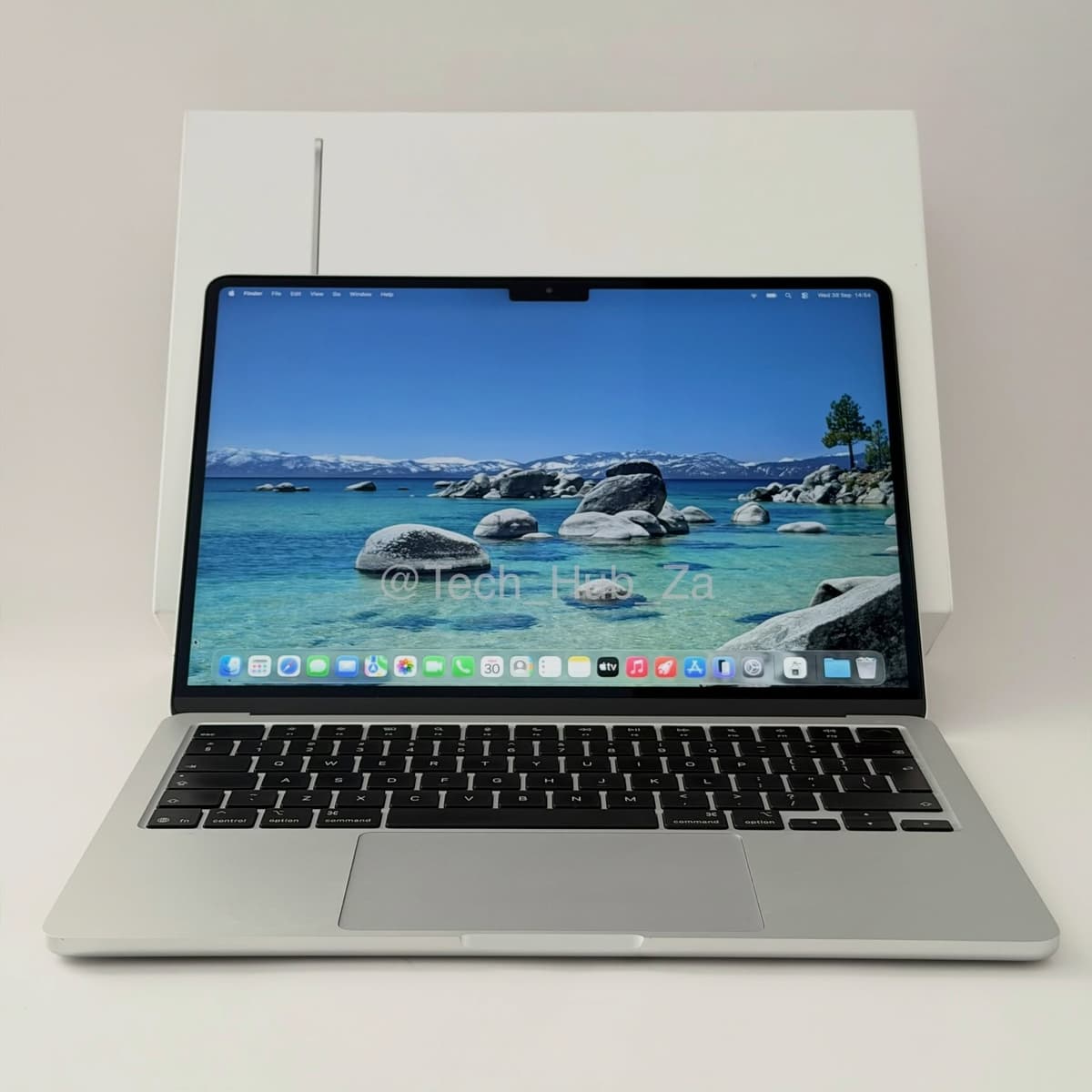 13” MacBook Air M4 2025 Silver - Image 1