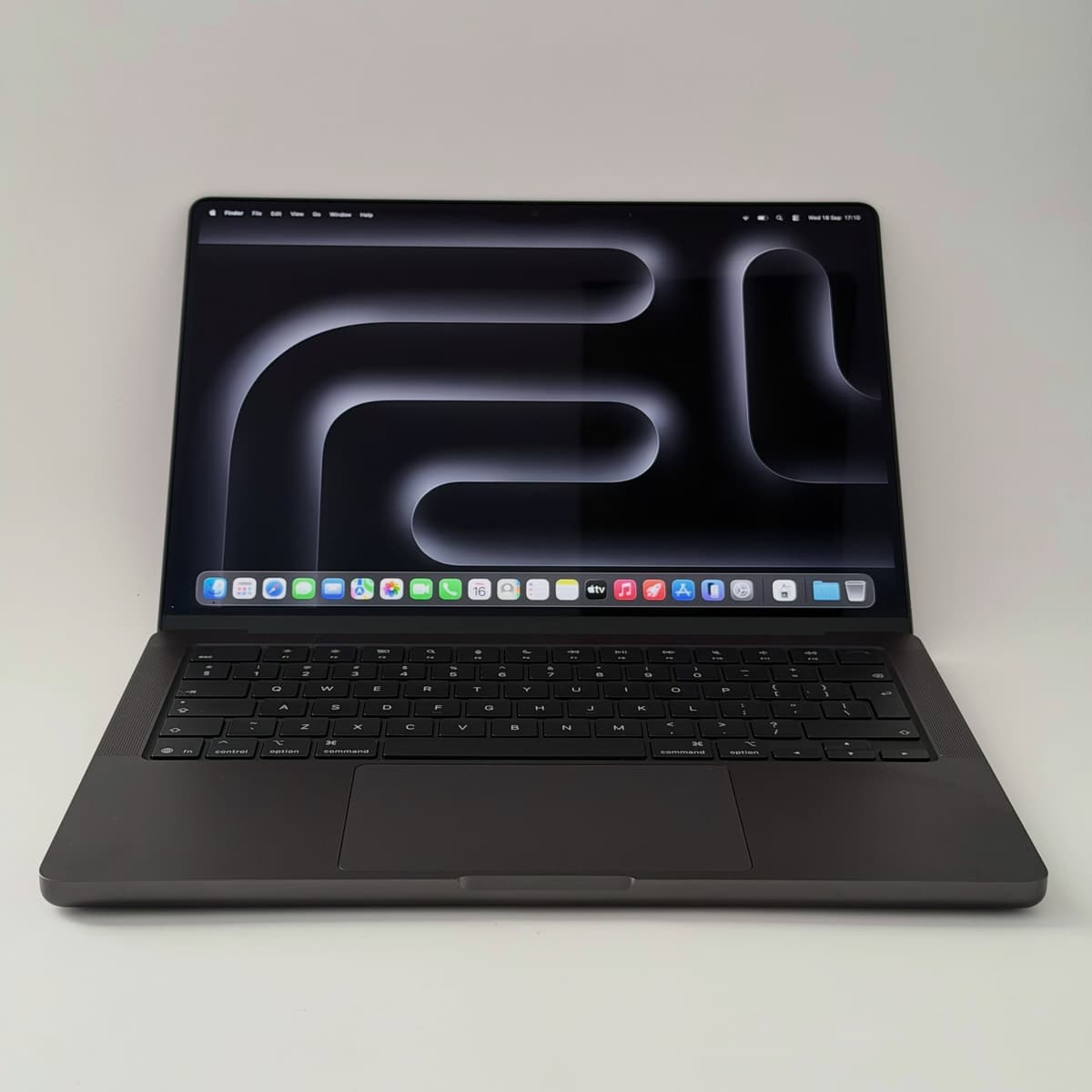 14” MacBook Pro M5 Space Black - Image 1