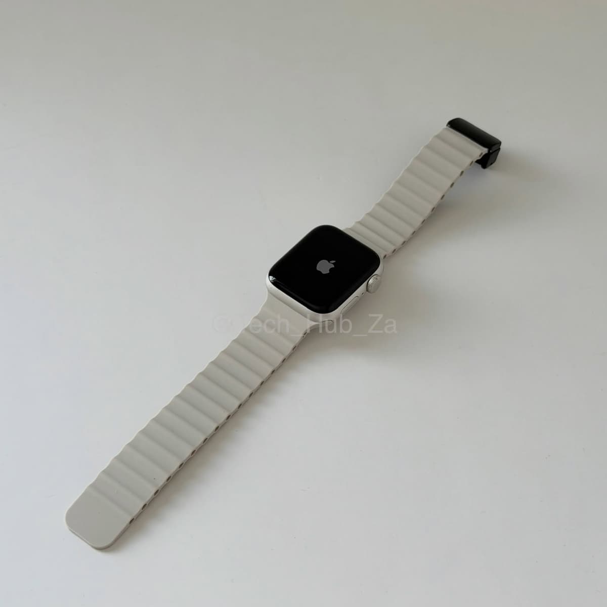 Apple Watch SE Starlight - Image 1